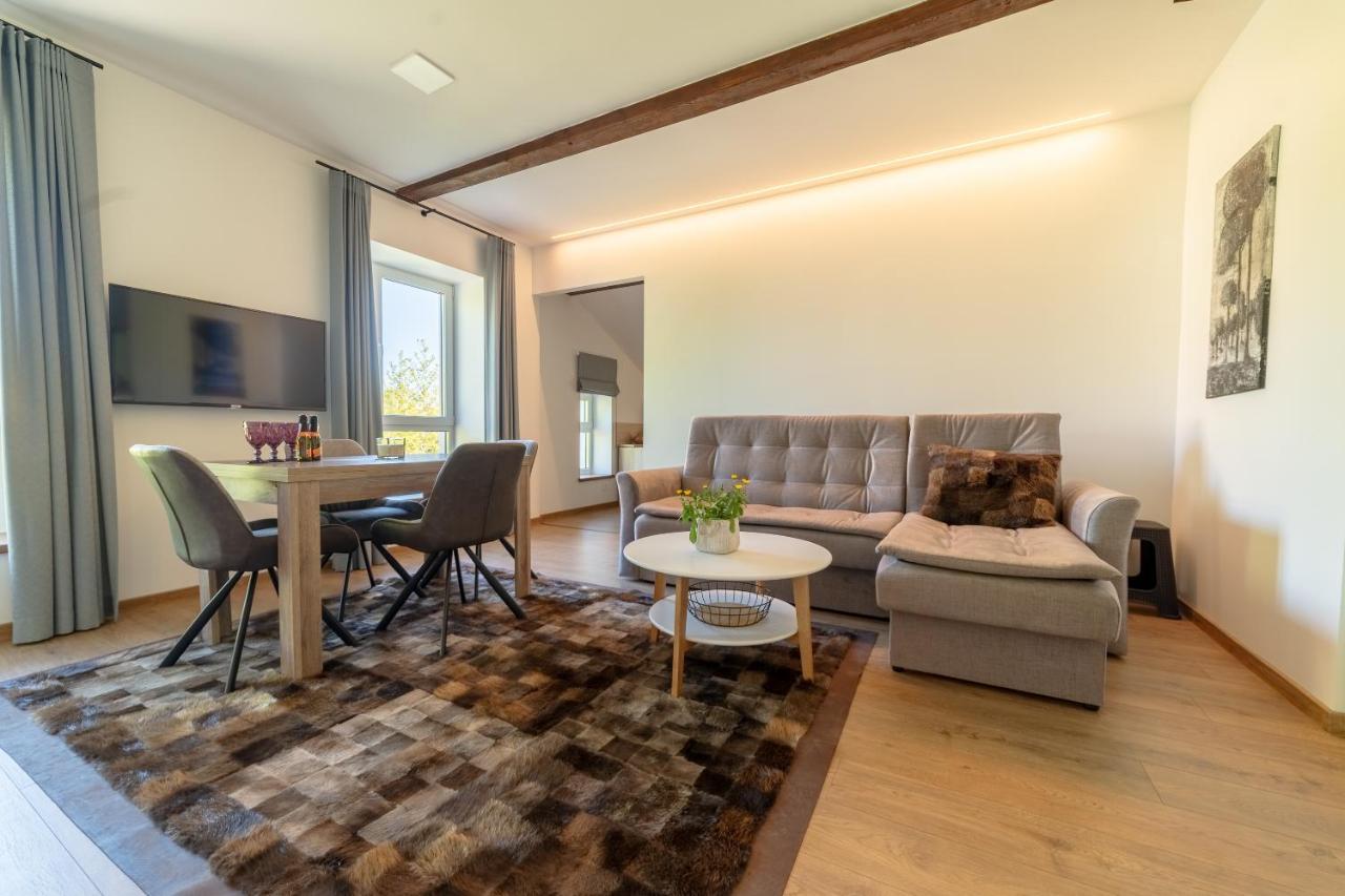 Apartamentai Muzika Silute Luaran gambar
